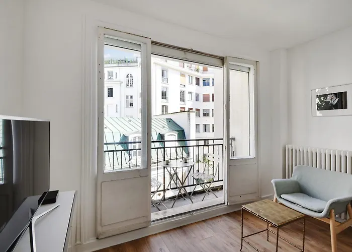Bright Studio For 2 - Champs-Elysees
