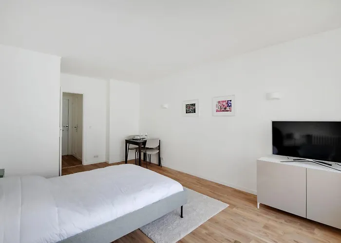 Bright Studio For 2 - Champs-Elysees